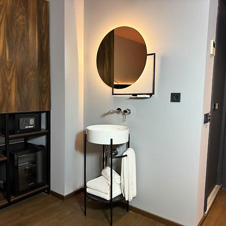 Tbilisi Edition - Design Hotel & Private Spa ภายนอก รูปภาพ