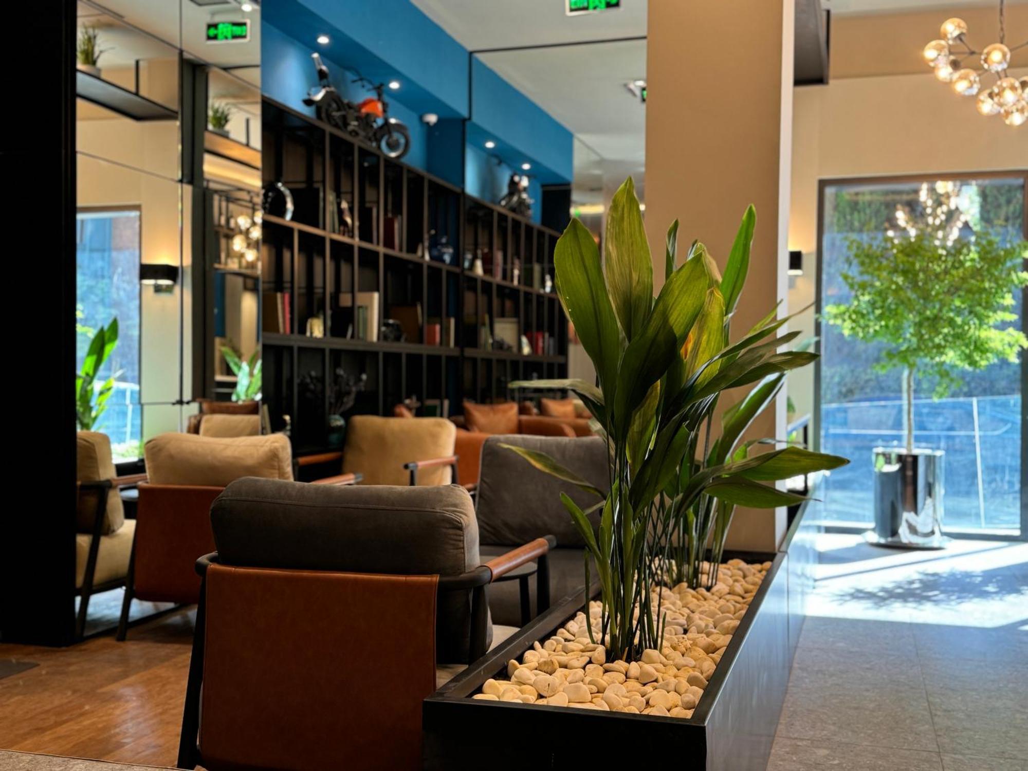 Tbilisi Edition - Design Hotel & Private Spa ภายนอก รูปภาพ