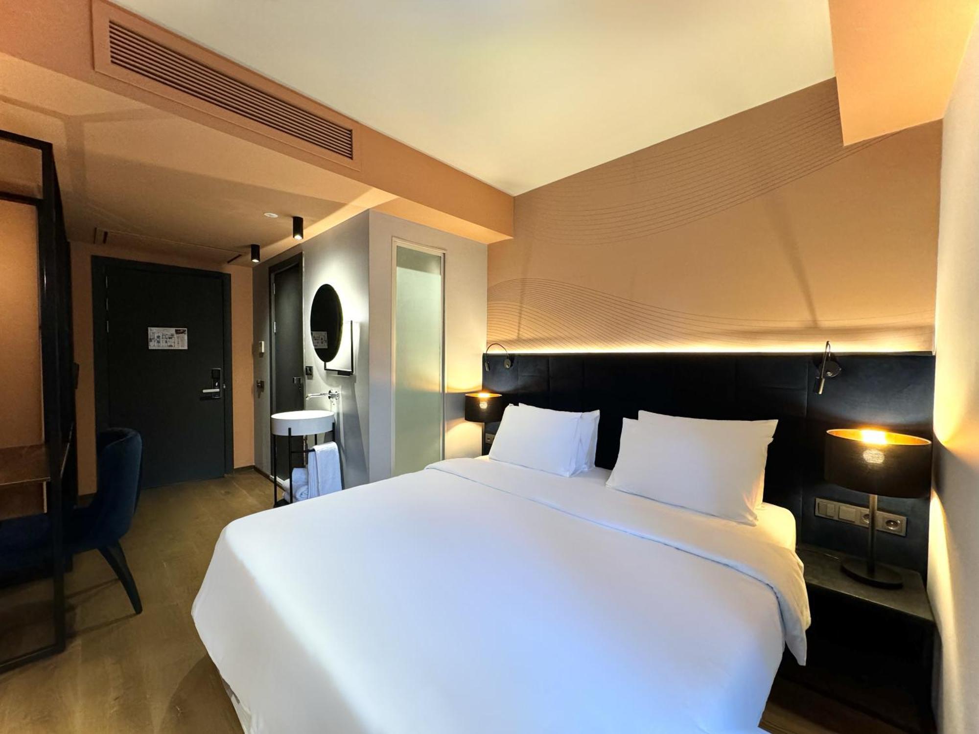 Tbilisi Edition - Design Hotel & Private Spa ภายนอก รูปภาพ